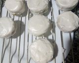 Foto del paso 5 de la receta: Alfajores de vainilla en nieve