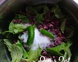 A picture of step 2 of Pudina Anardana Chutney/Mint and Dried Pomegranate Chutney.