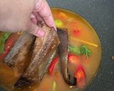 Foto langkah ke 3 dari resep Mangut Ikan Pari asap (Iwak Pe).