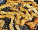 Foto del paso 6 de la receta: Sopa de piñones con rabas de pollo