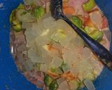 Foto langkah ke 4 dari resep Sop buah sederhana nutrijel kelapa muda.