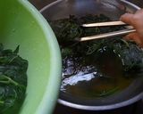 Foto langkah ke 2 dari resep Daun Singkong Kuah Santan.