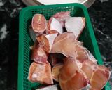 A picture of step 1 of Fish Curry.