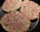 Hình bước làm 3 của món Zucchini Pancake