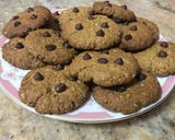 Foto del paso 5 de la receta: Cookies de avena y coco sin manteca con chips