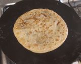 A picture of step 3 of Nuttela Paratha.