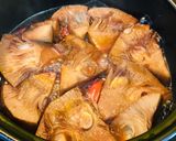Hình bước làm 4 của món Mít non om rau răm