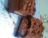 A picture of step 7 of Yummy chocolate ice cream cake.