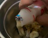 Banana Oats Yakult Shake recipe step 2 photo