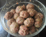 Foto del paso 3 de la receta: Albóndigas mixtas con tomate