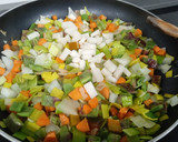 Foto del paso 4 de la receta: Salmón con verduras