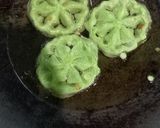 Foto langkah ke 6 dari resep Kembang Goyang.