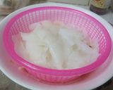 รูปขั้นตอนการทำที่ 2 ของ ก๋วยเตี๋ยวน้ำเส้นใหญ่ หมูแดง.เจ