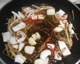 薑絲蒜苗醬炒中卷的食譜步驟2照片