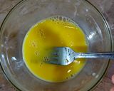 Foto langkah ke 2 dari resep Egg roll tahu sosis.