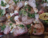 Foto del paso 2 de la receta: Muslitos de pollo a las finas hierbas y soja