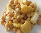 Foto del paso 3 de la receta: Ensalada de patatas con garbanzos