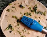 A picture of step 3 of Chilli garlic lachha paratha.