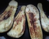 Foto del paso 2 de la receta: Berenjenas a la pizza...🤨🙄🤔🍕🍆🍅🧀🥓🍕
