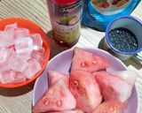 Foto langkah ke 1 dari resep Es Semangka Selasih 🍉.