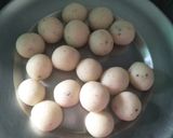 सूजी बॉल्स (Suji balls recipe in hindi) रेसिपी चरण 4 फोटो