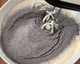 Foto langkah ke 2 dari resep Bolu Ketan Hitam Kukus.