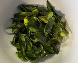 Foto langkah ke 1 dari resep Makaroni spiral pedas daun jeruk.