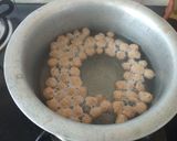 A picture of step 2 of Soya Chunks Wrap.