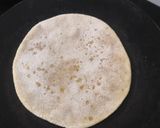 तीळ गुळाची पोळी (til gudachi poli recipe in marathi) रेसिपी स्टेप 4 फोटो