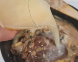 Foto del paso 6 de la receta: Carrillera de ternera en salsa de champiñones y queso