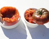 Une image de l'étape 1 de Oeuf cocotte dans tomate.