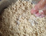 A picture of step 6 of Rava Ladoo.
