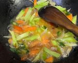 Foto langkah ke 4 dari resep Tumis labu-wortel- kembang kol.