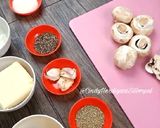Foto langkah ke 2 dari resep Salmon steak with creamy mushroom sauce.