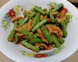 รูปขั้นตอนการทำที่ 4 ของ ถั่วผัดพริกแกง​ใส่โปรตีนเกษตร (ผัดด้วยน้ำแบบมังสวิรัติ)​