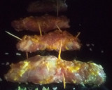 Foto del paso 4 de la receta: Bondiola rellena con pasas uva zanahoria bacon con sals queso
