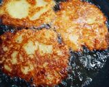 Foto del paso 3 de la receta: Tortitas de patata