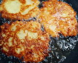 Foto del paso 3 de la receta: Tortitas de patata