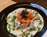 Hình bước làm 5 của món Ravioli Sốt Kem Nấm Topping Cá Hồi Xông Khói & Trứng Cá Caviar