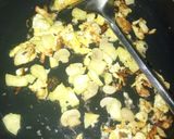 Foto langkah ke 5 dari resep Nasi Goreng Nanas.