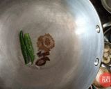 A picture of step 3 of Methi Matar Malai.