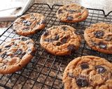 Foto langkah ke 9 dari resep Chocolate Chunk Cookies.