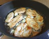 Pas rețetă Scaloppine de pui cu ciuperci 2 fotografie