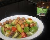 Foto del paso 5 de la receta: Ensalada de kiwi, tomate, aguacate y aceitunas