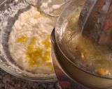 Foto del passaggio 2 della ricetta Tiramisù alla crema al limone al profumo di limoncello,pistacchi e limone caramellato