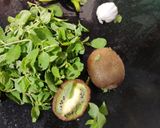 A picture of step 1 of Kiwi Mint chutney.