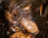 Foto langkah ke 3 dari resep Cumi Hitam Pedas Asam Manis.