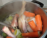 Foto del paso 1 de la receta: Sopa de pollo con verduras