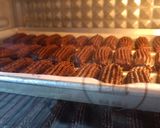 Foto langkah ke 4 dari resep Chocolate Butter Cookies.
