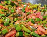 A picture of step 4 of Achari Bhindi Fry.